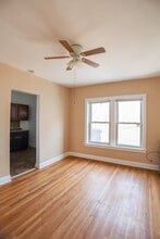 4730 N Spaulding Ave, Unit #2W in Chicago, IL - Building Photo - Building Photo