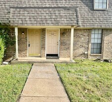 1126 Highbush Dr in Benbrook, TX - Building Photo