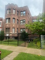 6 W 111th Pl in Chicago, IL - Building Photo