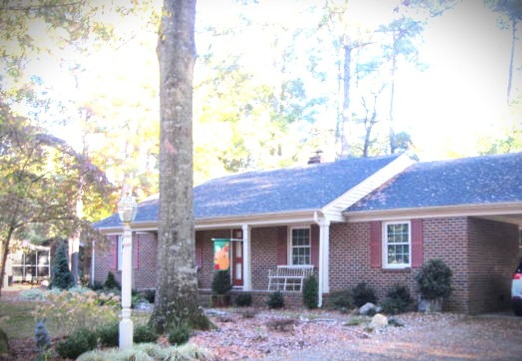 4006 Lady Marian Rd in Wilson, NC - Building Photo