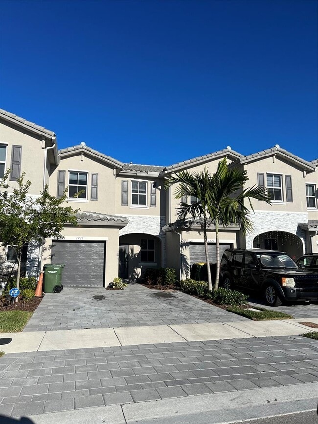 property at 1211 SE 27th Terrace