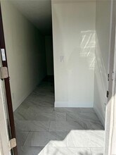 9201 Tudor Dr in Tampa, FL - Building Photo - Building Photo