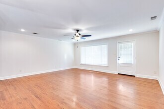 221 Woodvale Ave in Lafayette, LA - Building Photo - Building Photo