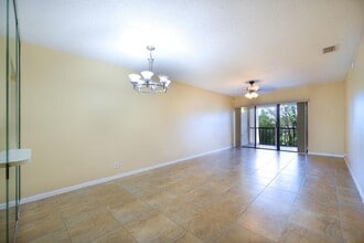 5939 Forest Hill Blvd in West Palm Beach, FL - Building Photo - Building Photo