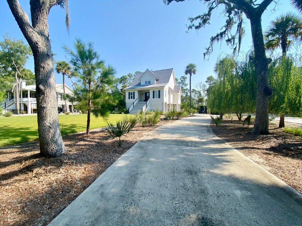 7 Palmetto Point Dr in Bluffton, SC - Foto de edificio