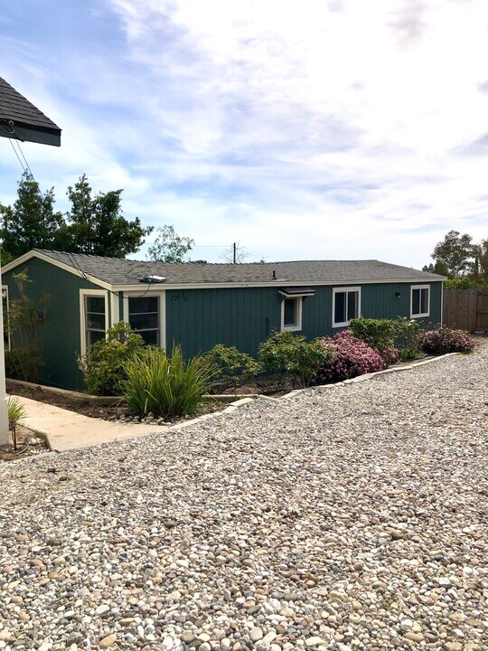 721 1/2 Anacapa Drive in Camarillo, CA - Building Photo