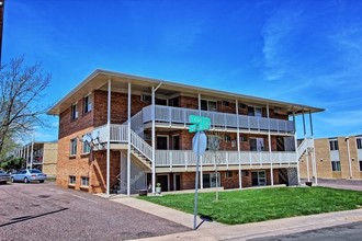 5321 S Delaware St in Littleton, CO - Foto de edificio - Building Photo