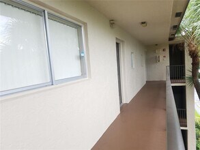 7710 NW 50th St, Unit 307 in Lauderhill, FL - Building Photo - Building Photo