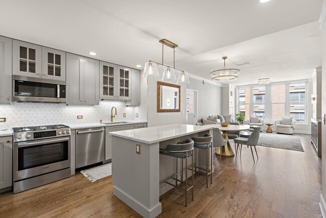 property at 1125 Maxwell Ln