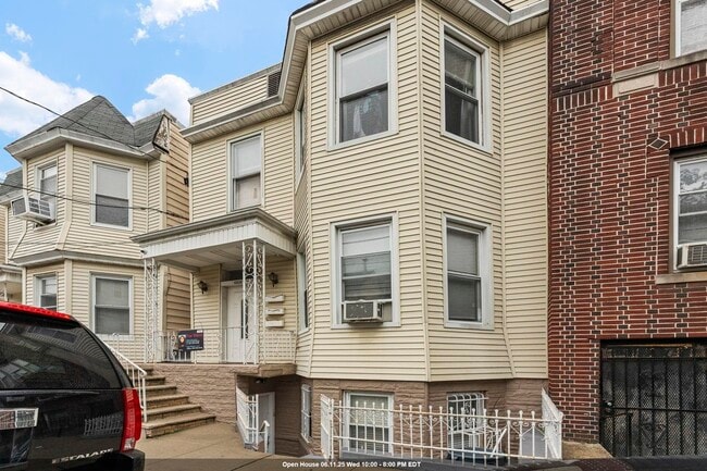 property at 4519 Cottage Pl