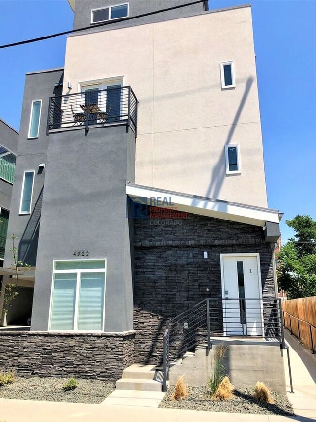 property at 4922 Lowell Blvd
