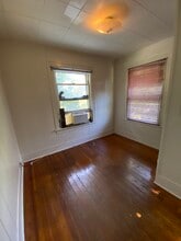 714 N Van Buren St in Iowa City, IA - Building Photo - Building Photo