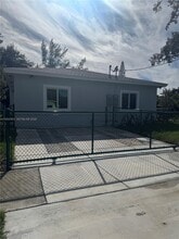 4493 NW 15th Ave in Miami, FL - Building Photo - Building Photo