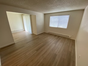 8206 Locust Ave E in Bonney Lake, WA - Building Photo - Building Photo