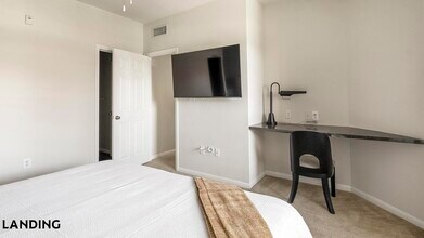 11144 Fuqua St, Unit 232 in Houston, TX - Foto de edificio - Building Photo