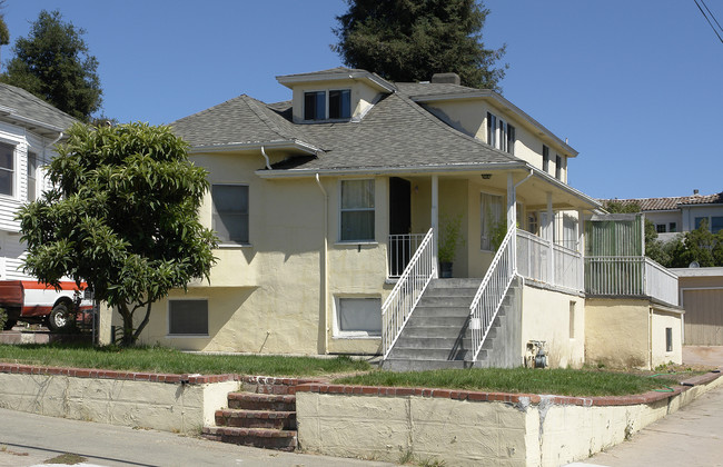 832 Cleveland St in Oakland, CA - Foto de edificio - Building Photo