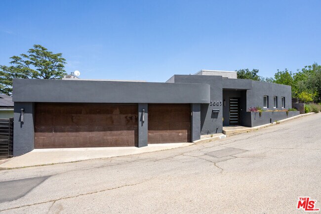 property at 3865 Buena Park Dr