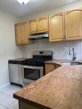 18 Magnolia Ave, Unit 2 in Kearny, NJ - Building Photo - Building Photo