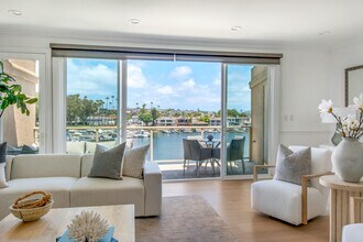 621 Lido Park Dr in Newport Beach, CA - Building Photo - Building Photo
