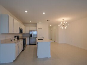 206 SE Woodbark St in Port St. Lucie, FL - Building Photo - Building Photo