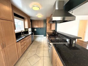 8441 San Marino Dr in Buena Park, CA - Building Photo - Building Photo