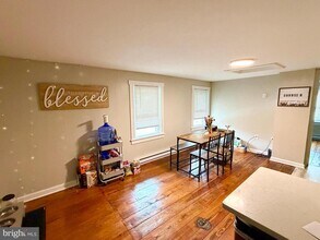 400 E Liberty St in Charles Town, WV - Building Photo - Building Photo