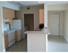 5016 Lantana Rd in Greenacres, FL - Building Photo