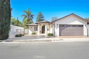 4529 Don Pio Dr in Los Angeles, CA - Building Photo