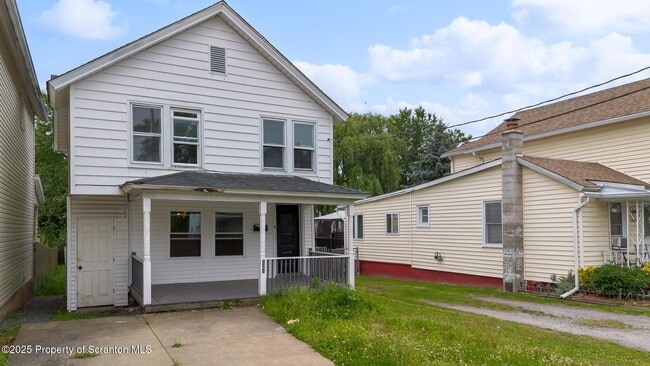 121 Throop St in Scranton, PA - Building Photo - Building Photo