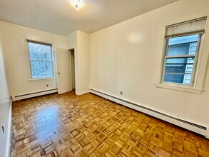 1576 Tremont St, Unit 2 in Boston, MA - Foto de edificio - Building Photo