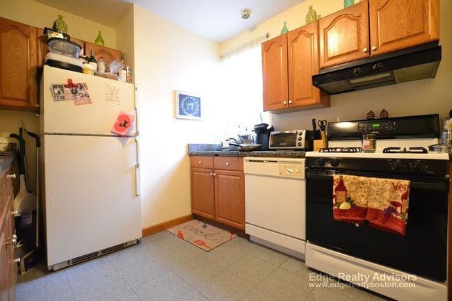 551 Washington St, Unit 1 in Boston, MA - Building Photo - Building Photo