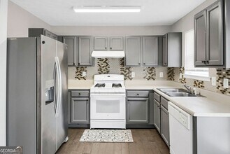 125 Spring Walk Wy in Lawrenceville, GA - Building Photo - Building Photo