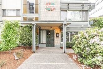 Camelot Apartments in Seattle, WA - Foto de edificio - Building Photo