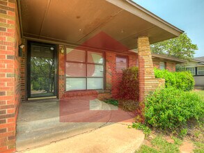10504 Ridgeview Dr in The Village, OK - Building Photo - Building Photo
