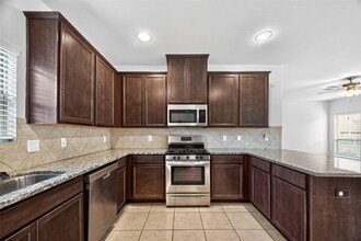 9241338059 A in Iowa Colony, TX - Building Photo - Building Photo