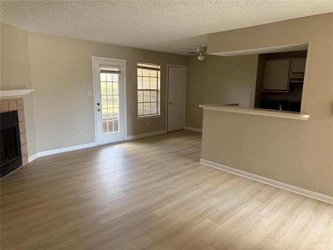 5635 Devonbriar Way in Orlando, FL - Building Photo - Building Photo