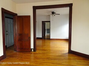 34-34 8th St in Hudson, NY - Building Photo - Building Photo