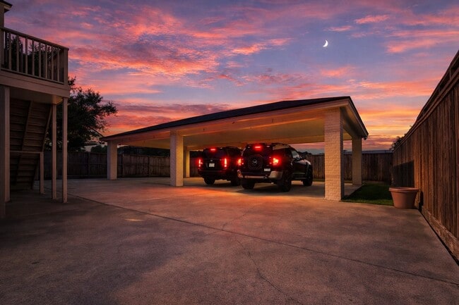 2126 Banks St in Houston, TX - Building Photo - Building Photo