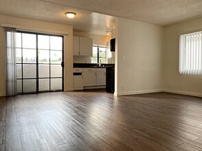 4126 N Eagle Rock Blvd, Unit 306 in Los Angeles, CA - Building Photo - Building Photo