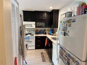 2216 Bahia Vista St in Sarasota, FL - Building Photo - Building Photo