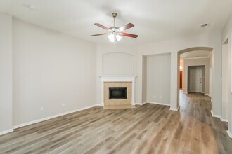 924 Hemlock Trail in Fort Worth, TX - Building Photo - Building Photo