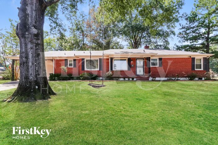 4205 Charleswood Rd in Memphis, TN - Building Photo