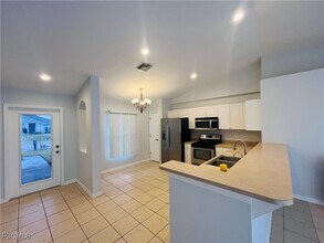 313 NE 30th St in Cape Coral, FL - Building Photo - Building Photo