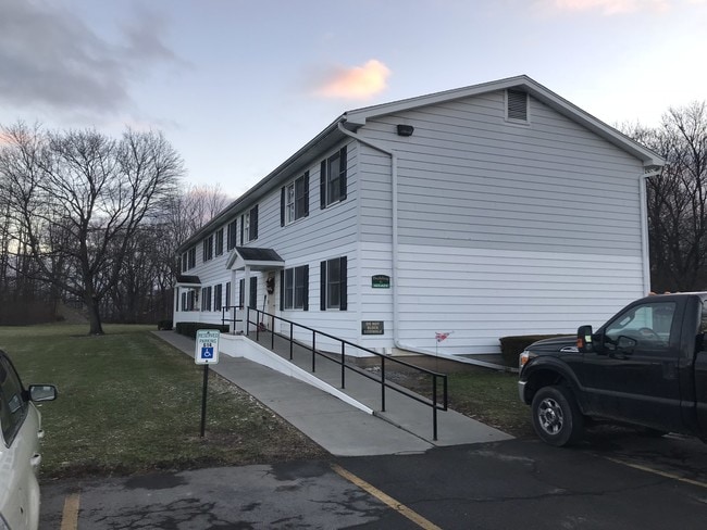 8 E Main St, Unit 322 in Bloomfield, NY - Building Photo - Building Photo