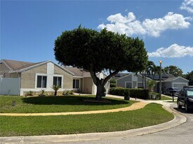 18818 Cloud Lake Cir in Boca Raton, FL - Building Photo