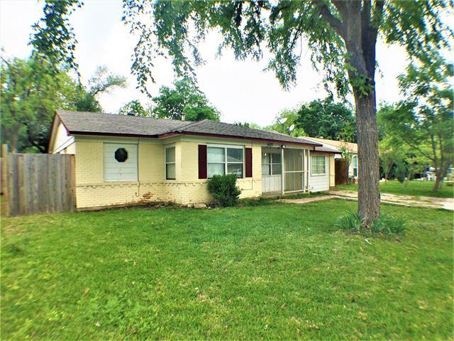 1607 Delmar Dr in Garland, TX - Foto de edificio
