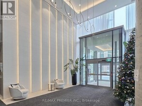 7890 Jane St in Vaughan, ON - Building Photo - Building Photo