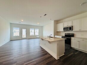 66 Florida St in Lillington, NC - Building Photo - Building Photo