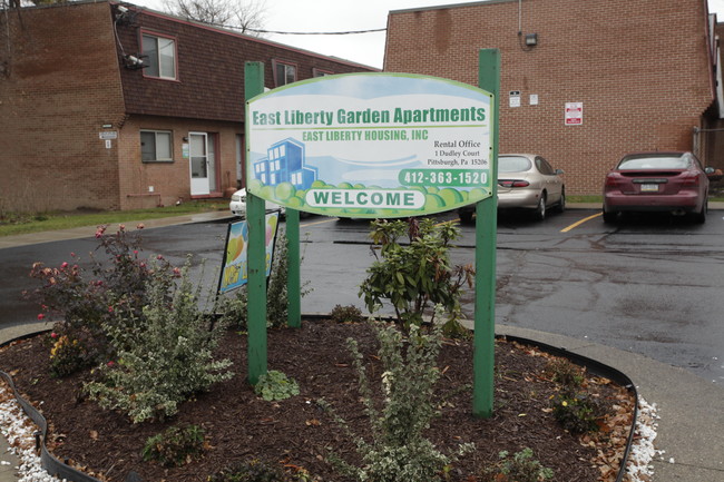 East Liberty Garden Apartments - Demolished in Pittsburgh, PA - Foto de edificio - Building Photo