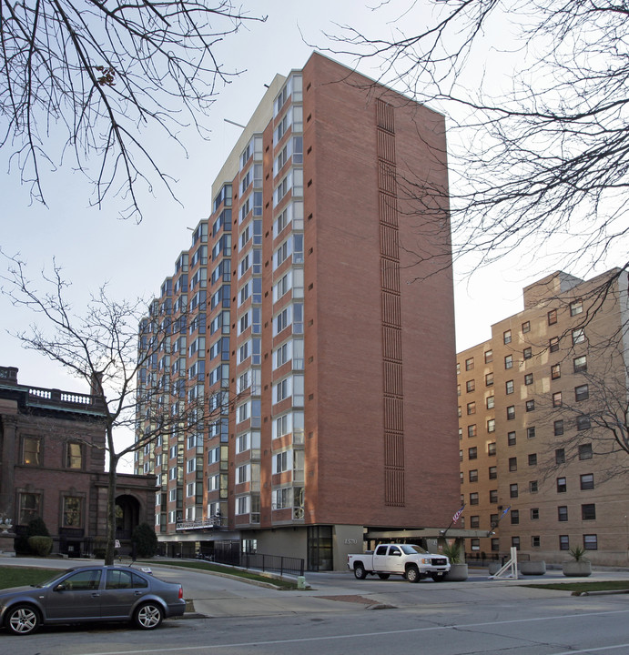 Harborside Apartments in Milwaukee, WI - Building Photo